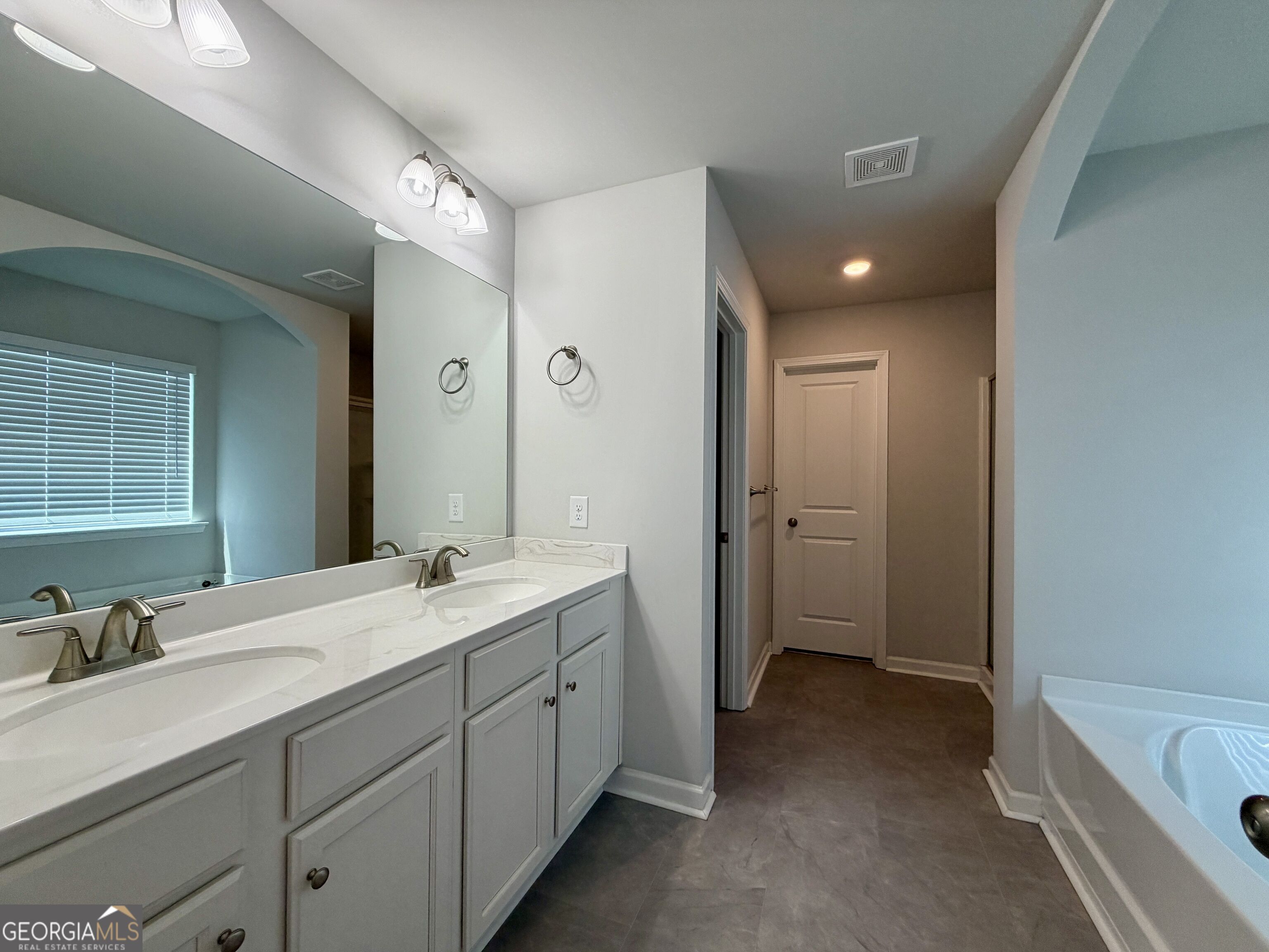 121 Quail Forest Circle Property Photo 4