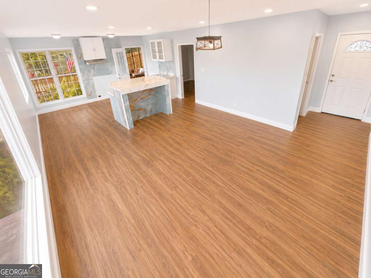 140 E Hamm Road Property Photo 8