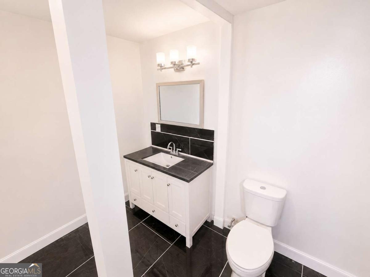 140 E Hamm Road Property Photo 18