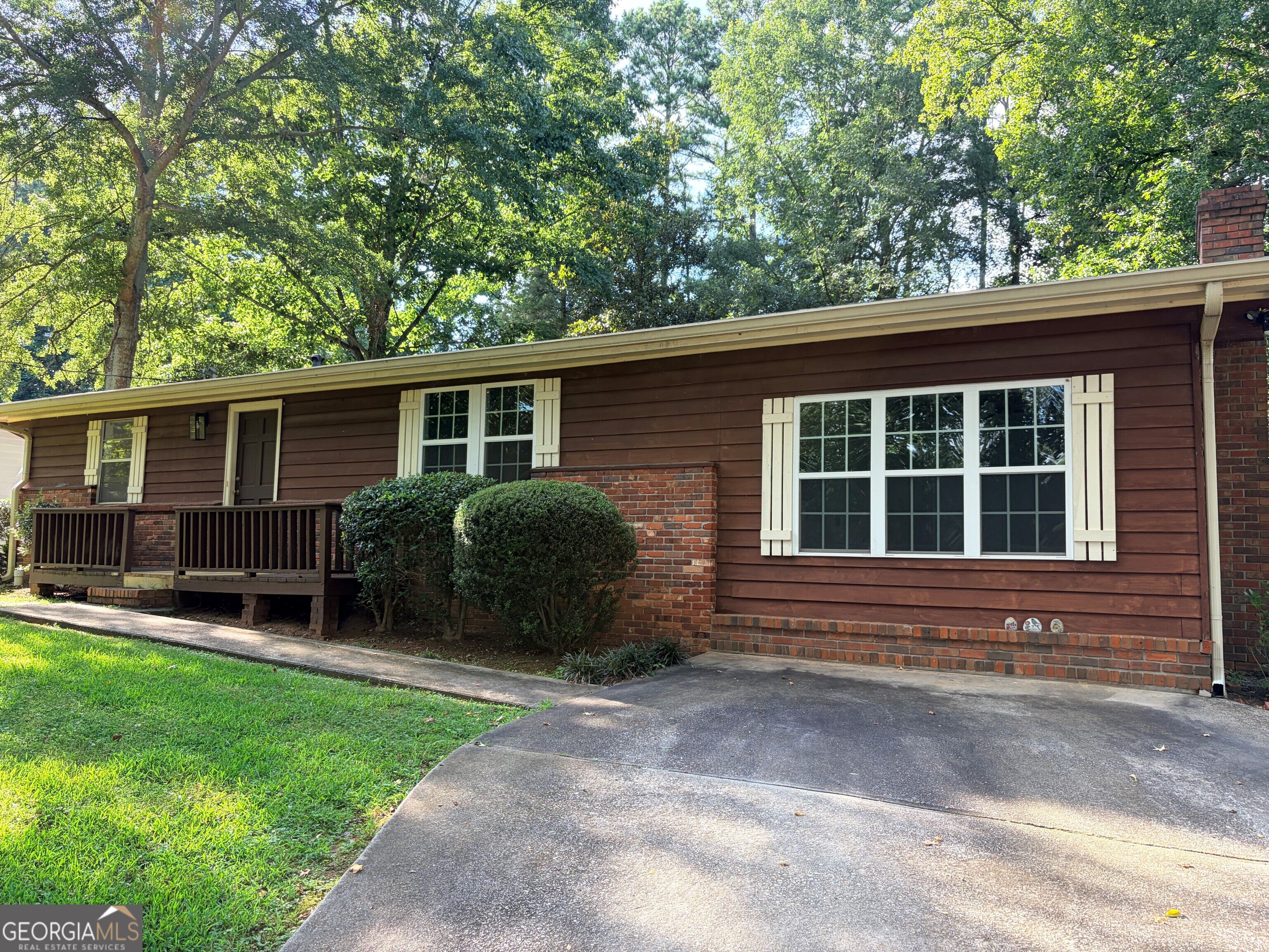 861 Eva Kennedy Road Property Photo 1