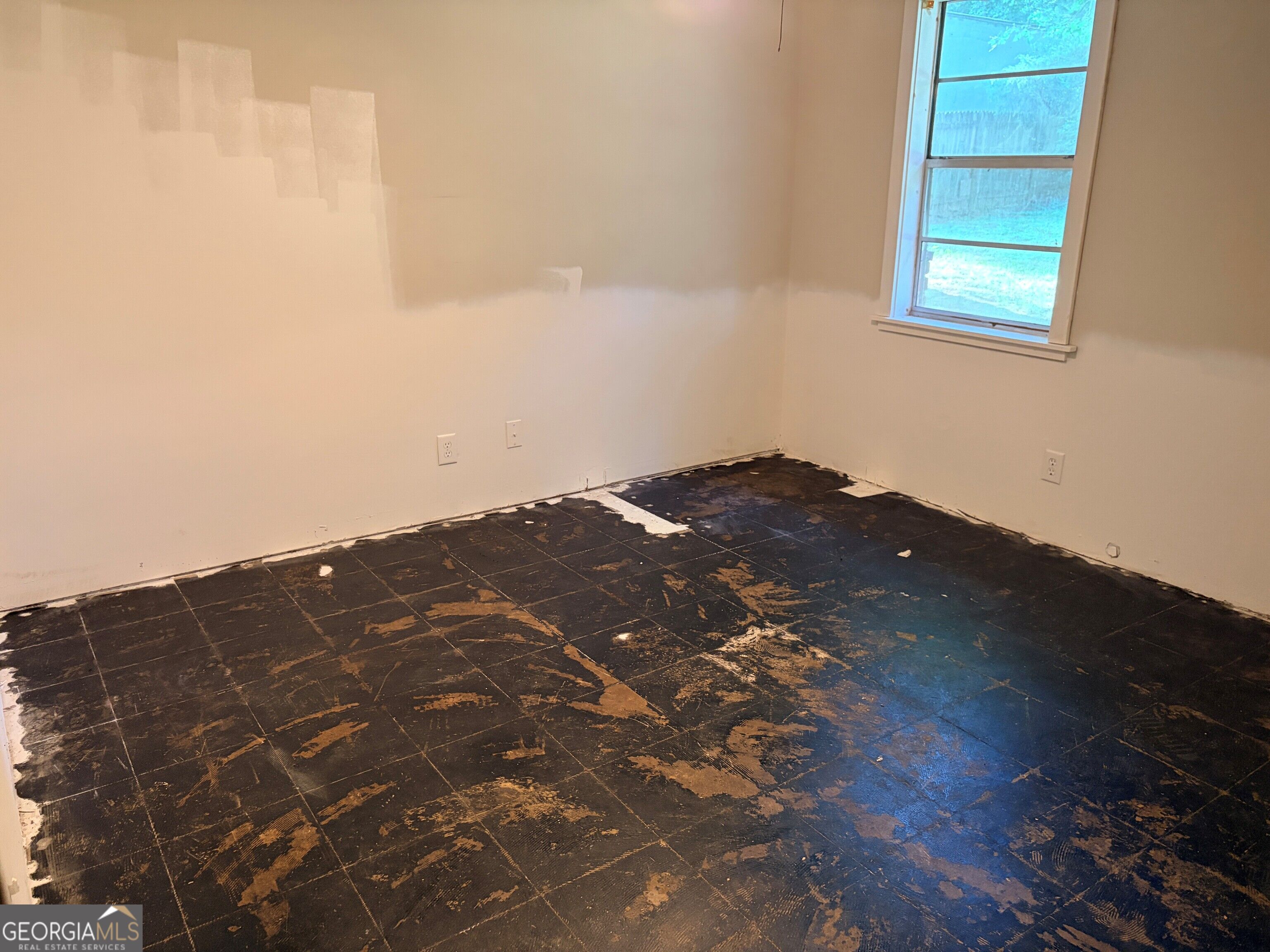 861 Eva Kennedy Road Property Photo 6