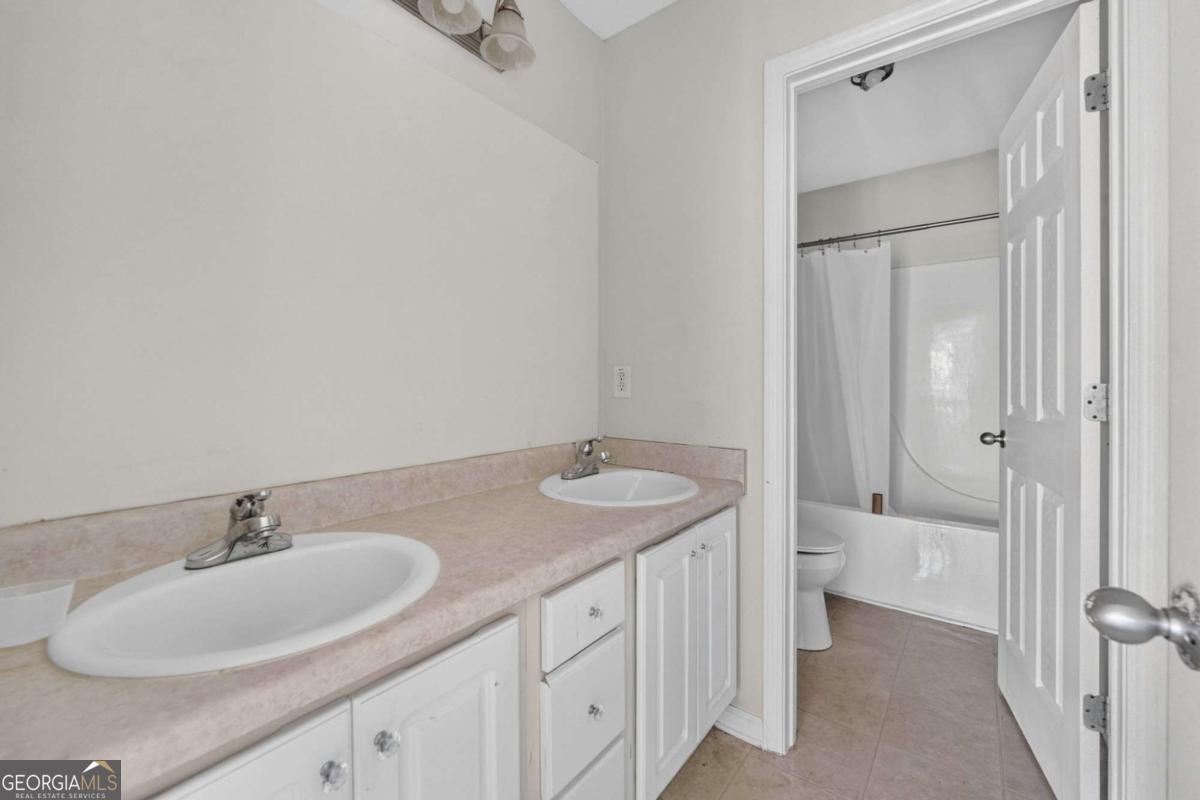 3410 Garden Mist Circle Property Photo 38