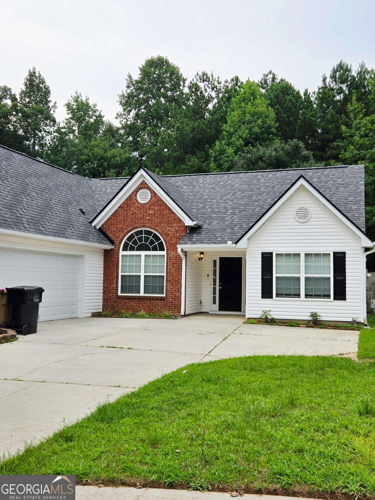2145 Mina Lane Drive Property Photo 3
