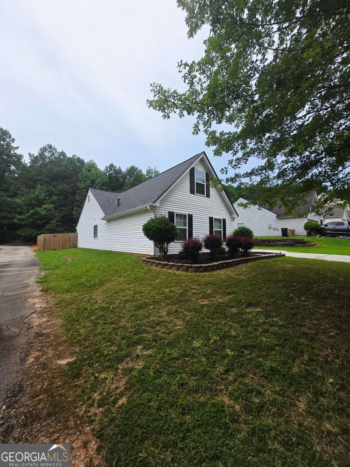2145 Mina Lane Drive Property Photo 4