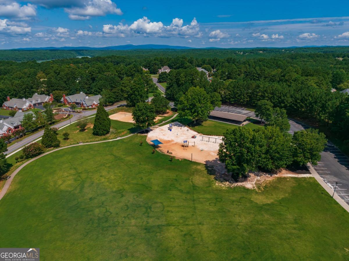 309 Laurel Glen Crossing Property Photo 11
