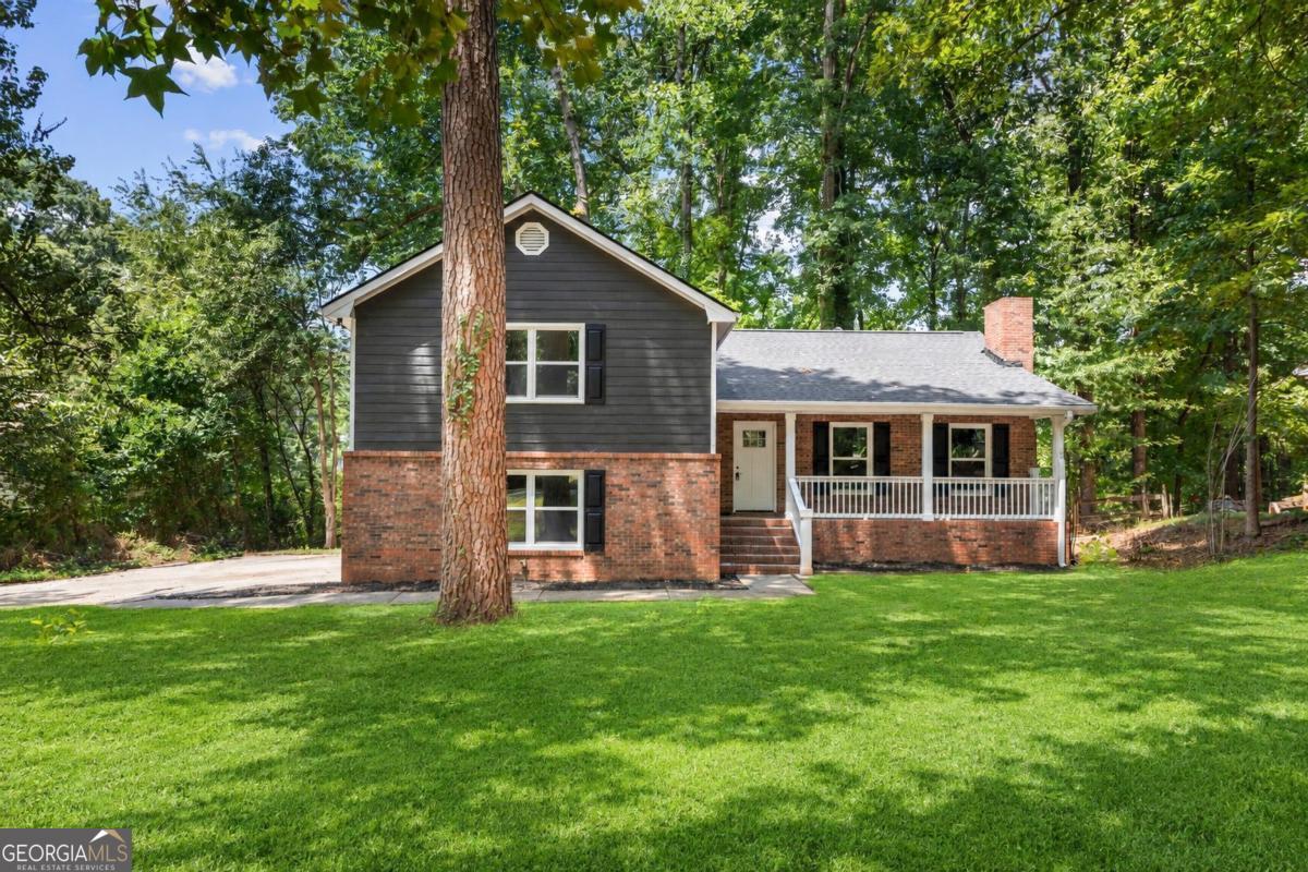 4891 Lake Forest Drive Se Property Photo 1