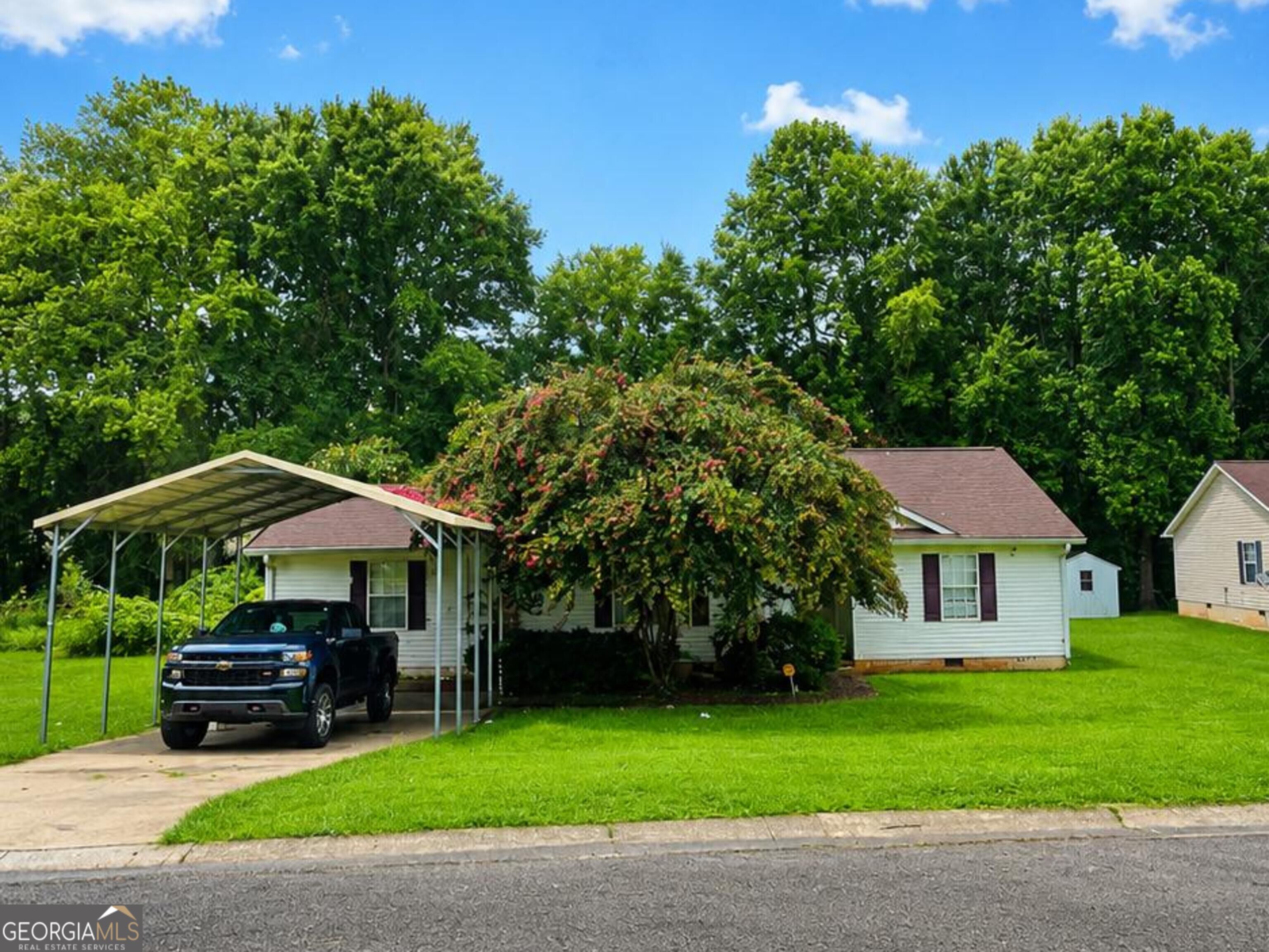127 Woodridge Circle Property Photo 1