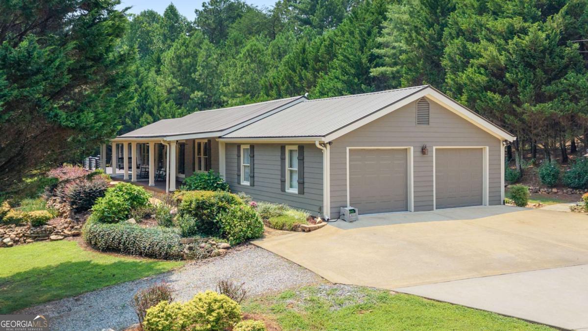 2064 Knight Road Property Photo 2