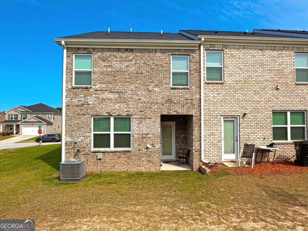 615 Dairy Drive Property Photo 3