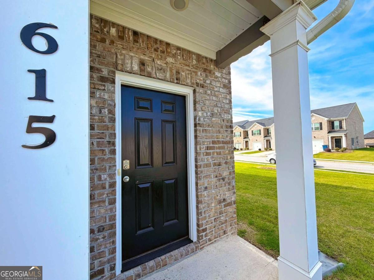 615 Dairy Drive Property Photo 4