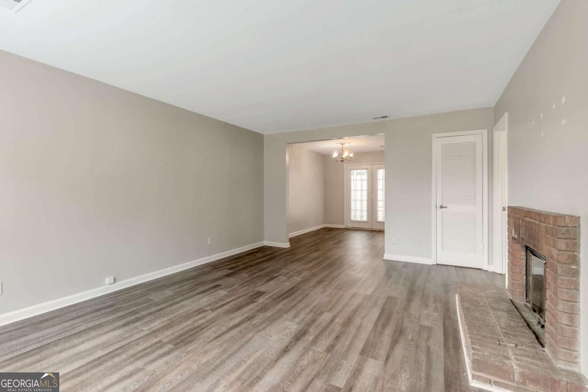 136 Old Ferry Way Property Photo 2