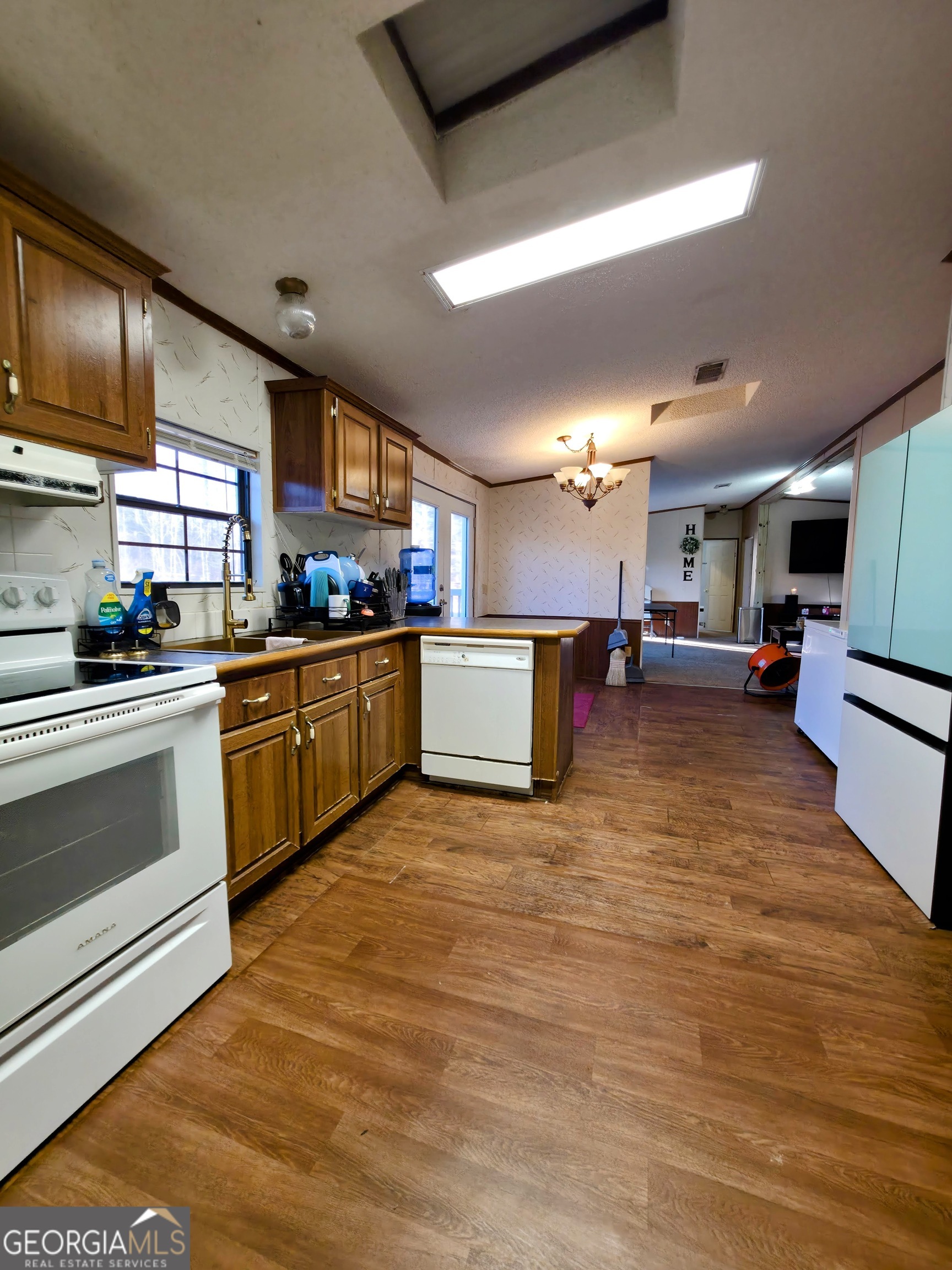 198 Central Street Property Photo 4
