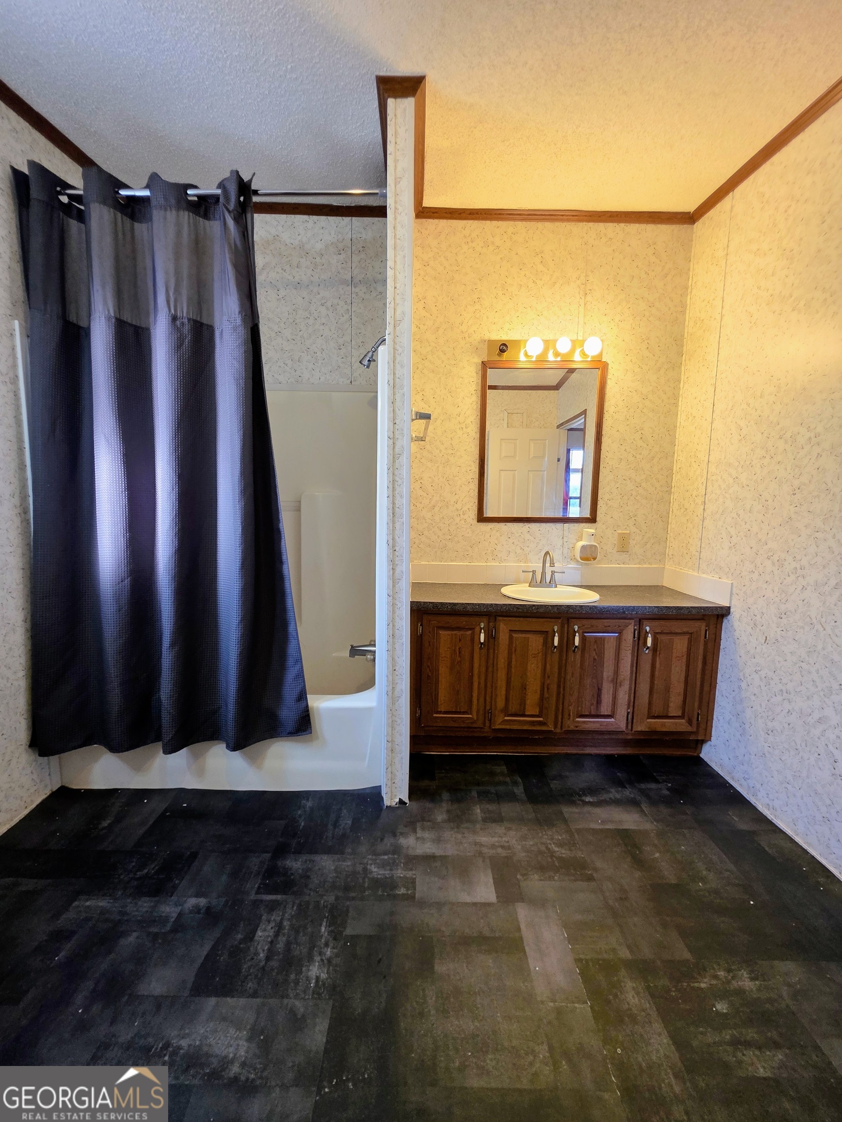 198 Central Street Property Photo 14