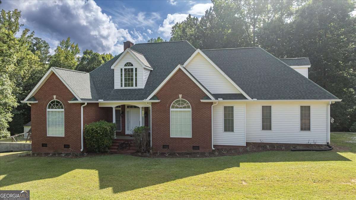 1628 Valley View Drive Property Photo 1
