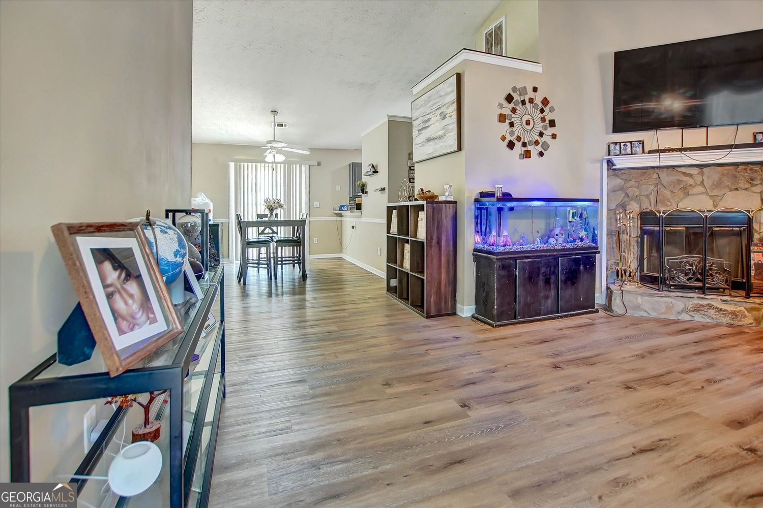 140 Greenleaf Drive Property Photo 4