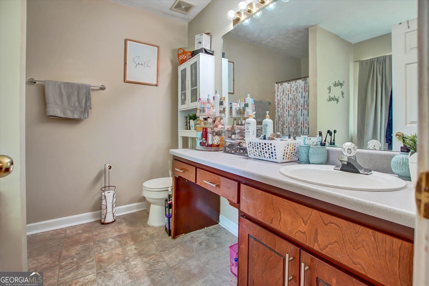 140 Greenleaf Drive Property Photo 16