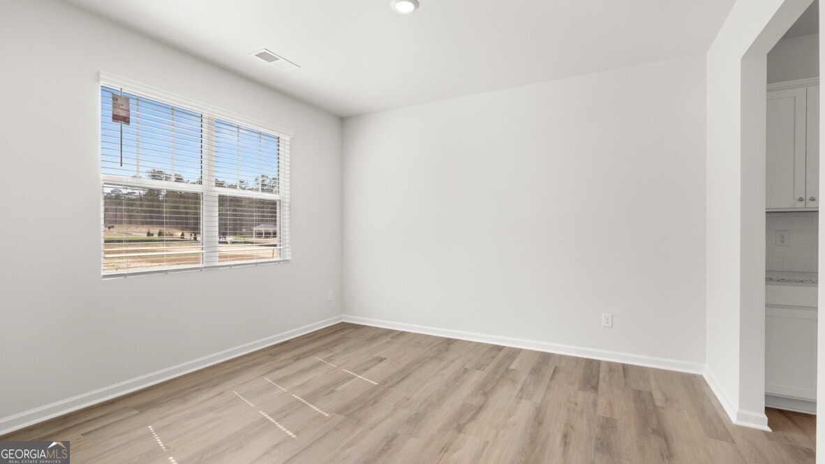 6029 Airedale Drive Property Photo 4