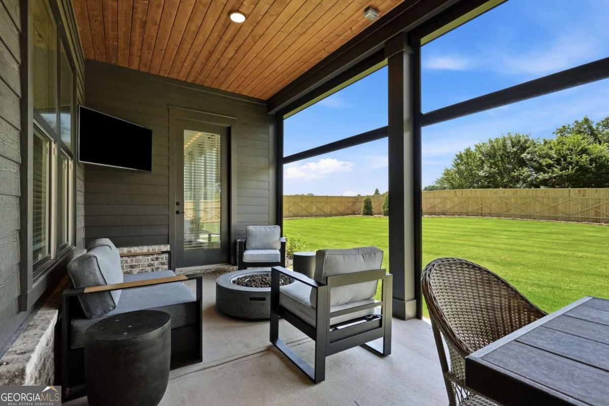 8020 Grand Meadow Run Property Photo 10