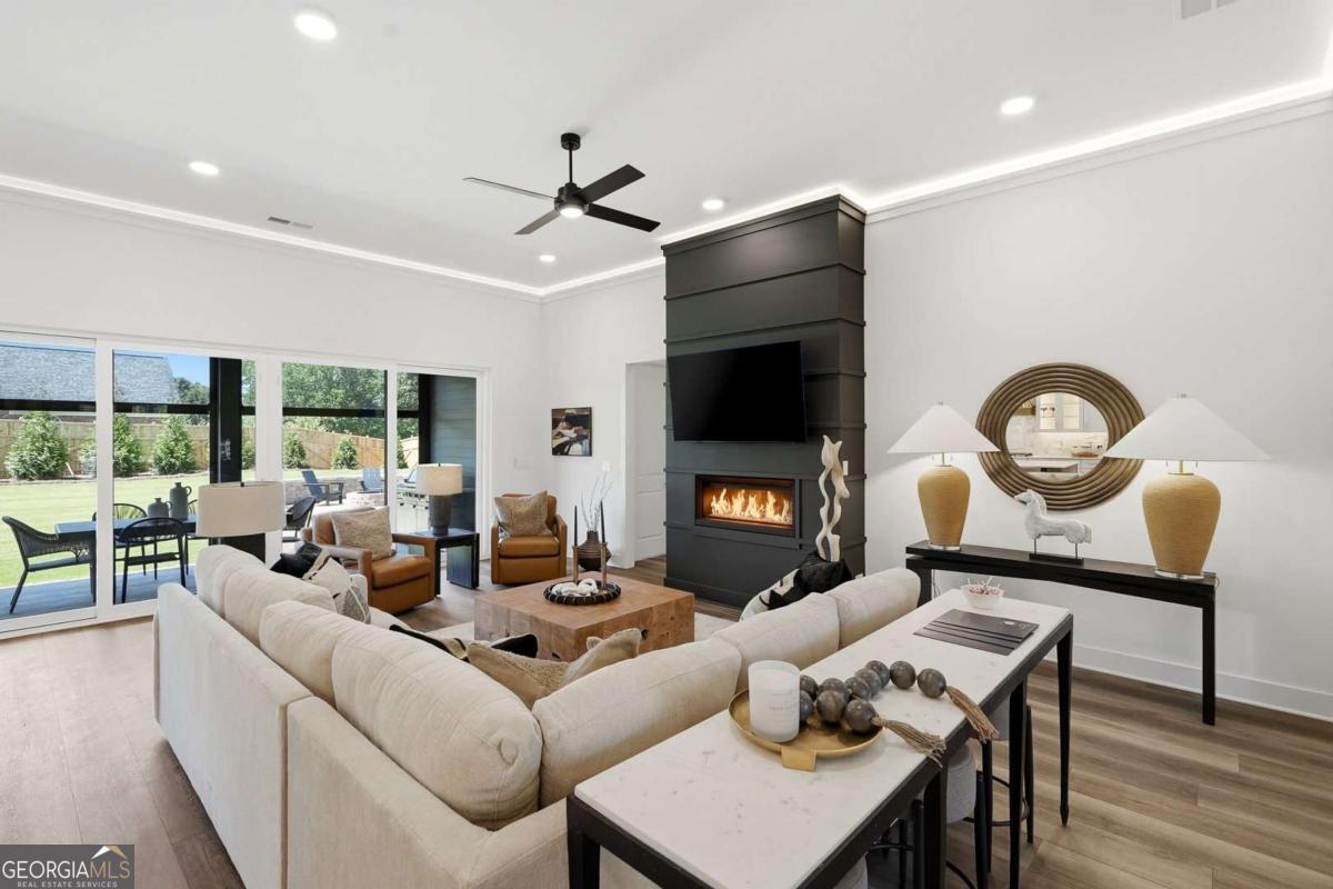 8020 Grand Meadow Run Property Photo 14