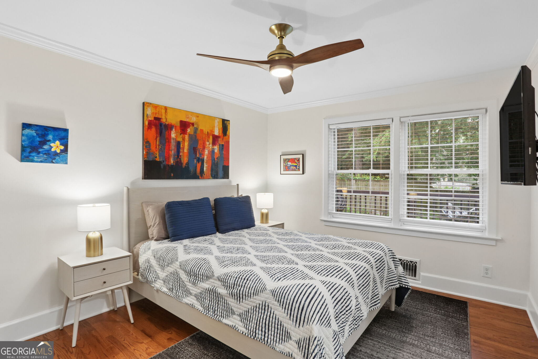 548 E Wesley Road Property Photo 16