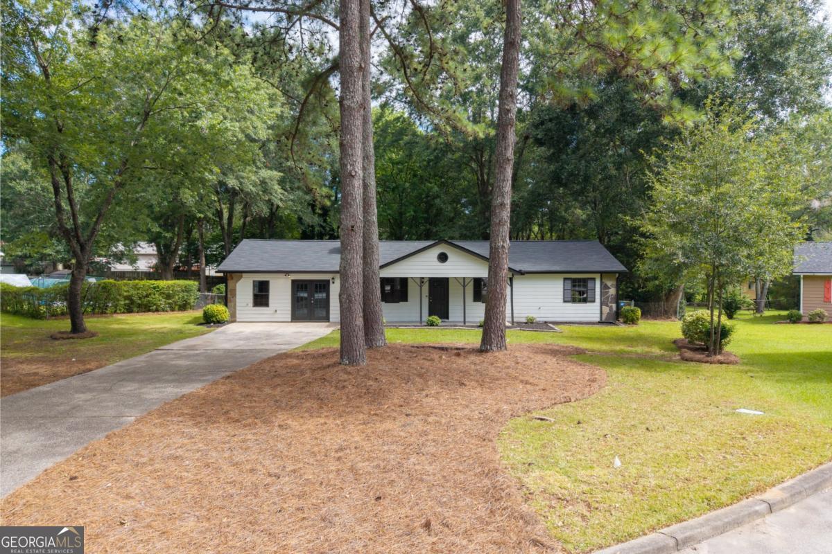 1526 Haynes Court Property Photo 3