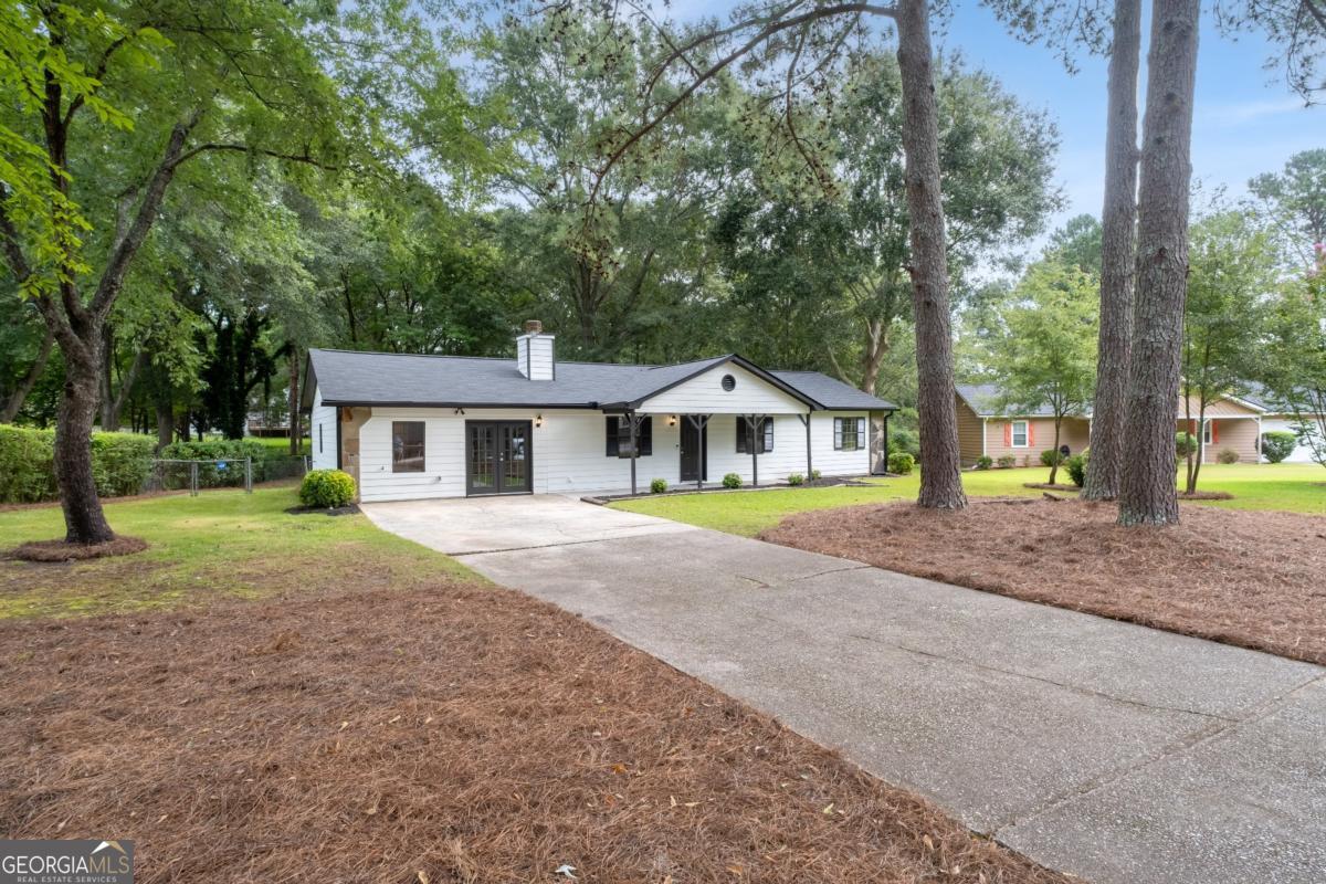 1526 Haynes Court Property Photo 4