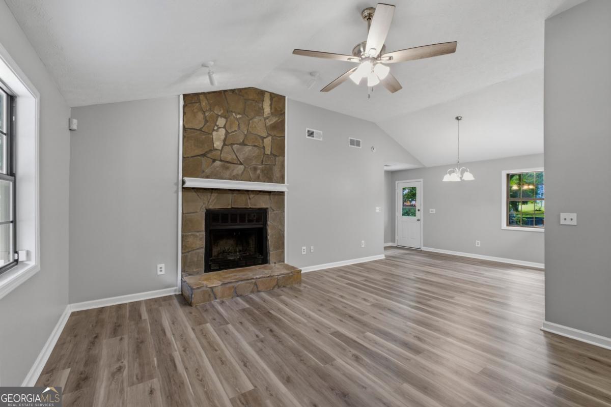 1526 Haynes Court Property Photo 7