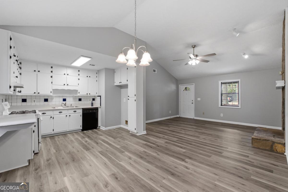1526 Haynes Court Property Photo 10