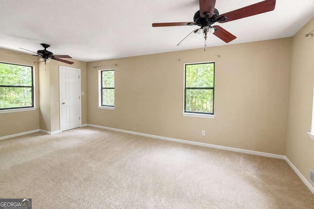 220 Winding Stream Trail Property Photo 8