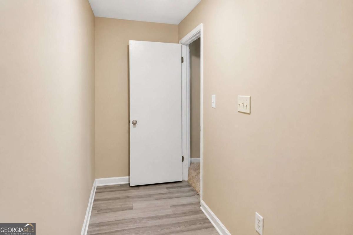 220 Winding Stream Trail Property Photo 11
