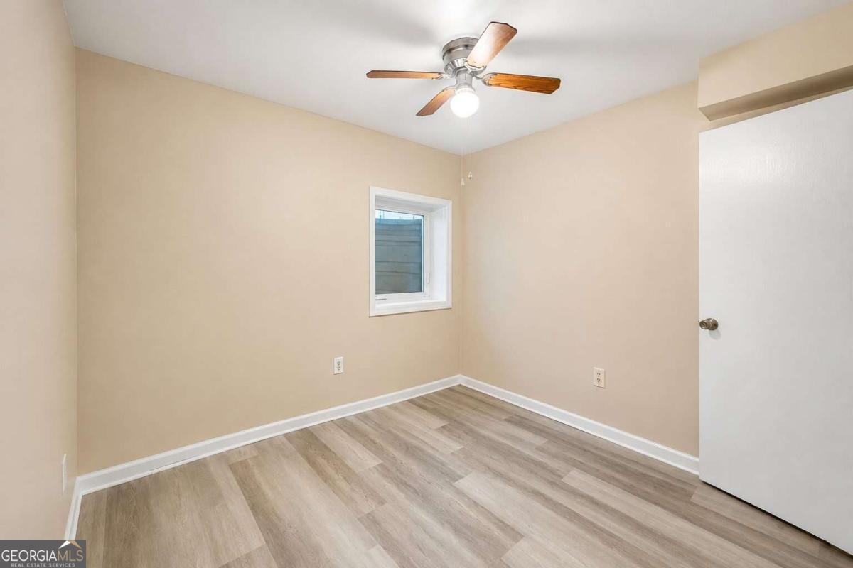 220 Winding Stream Trail Property Photo 18