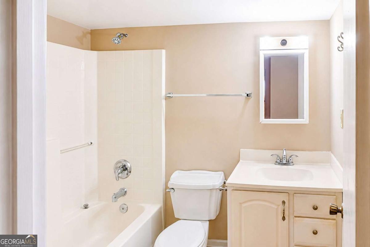 220 Winding Stream Trail Property Photo 19