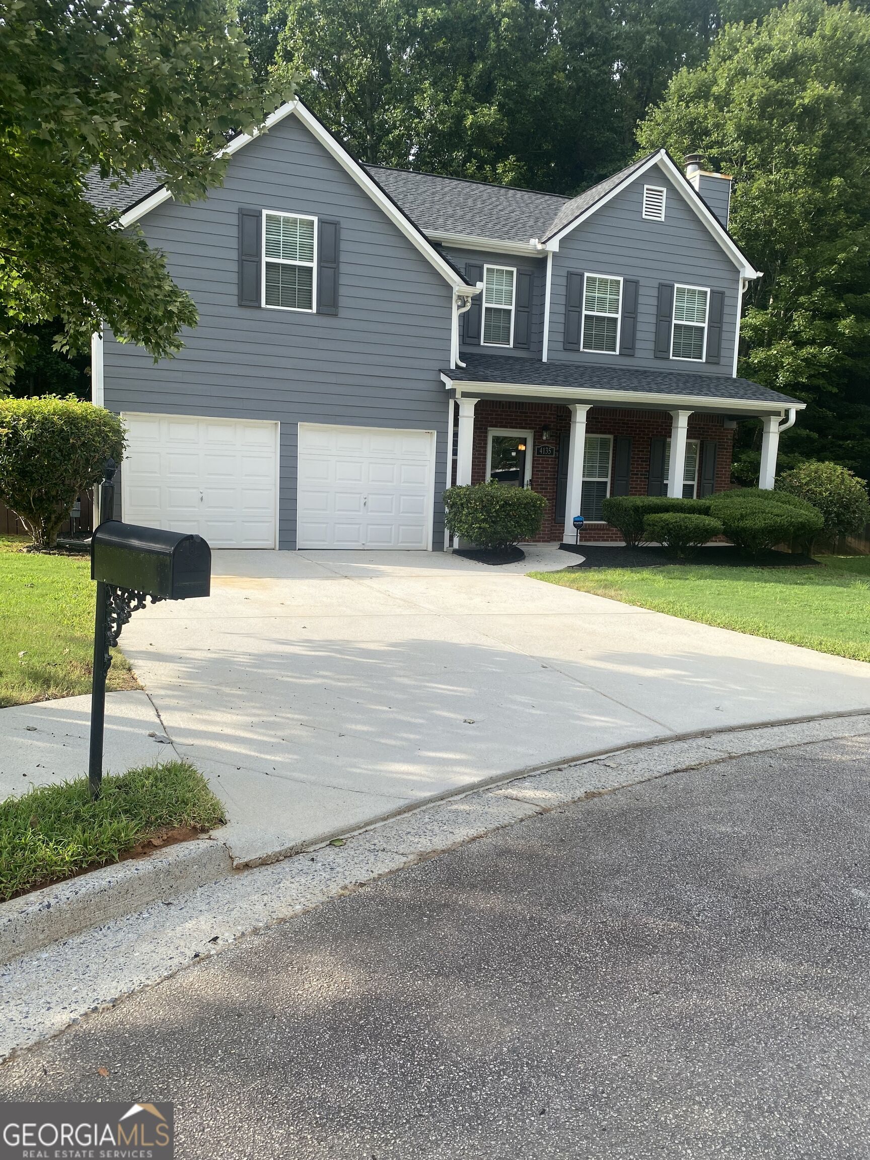4135 Landover Court Property Photo 1