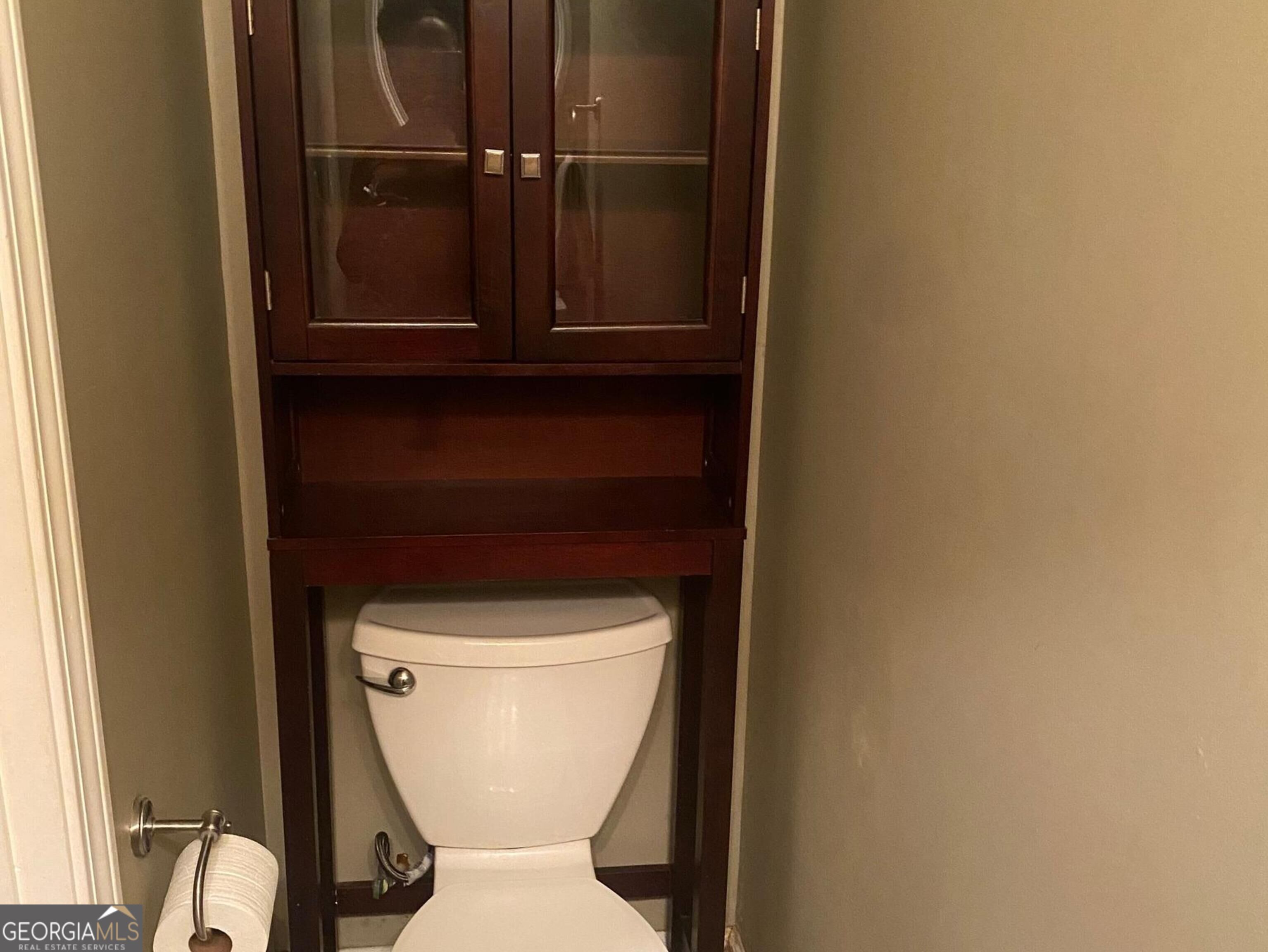 4135 Landover Court Property Photo 9