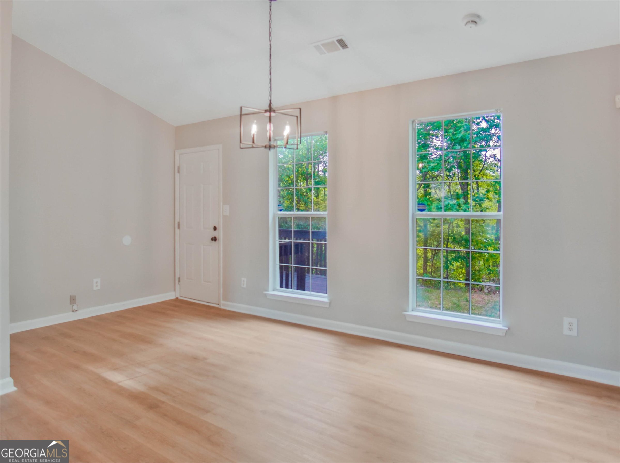 5603 Eagles Feather Lane Property Photo 8