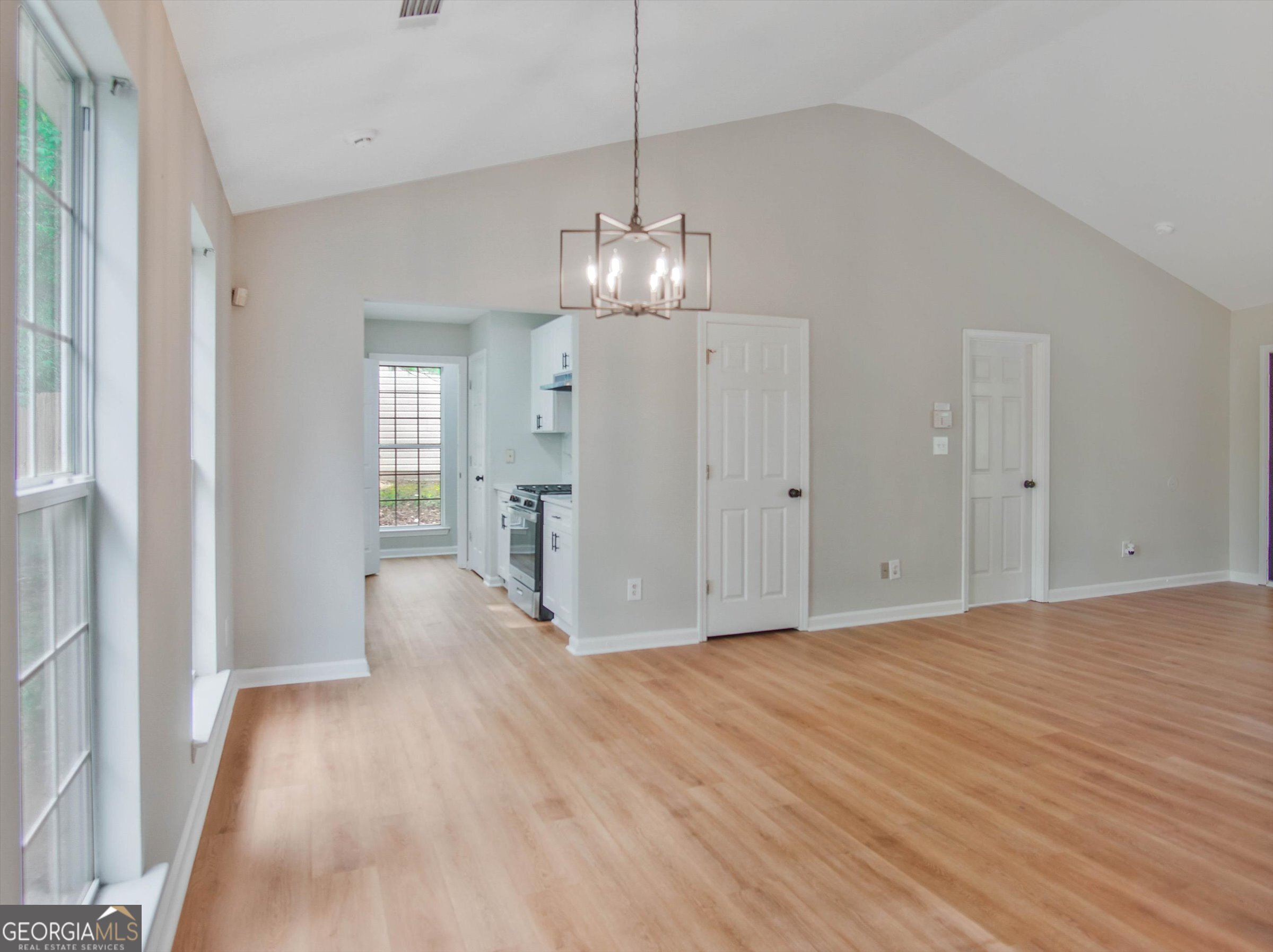 5603 Eagles Feather Lane Property Photo 9