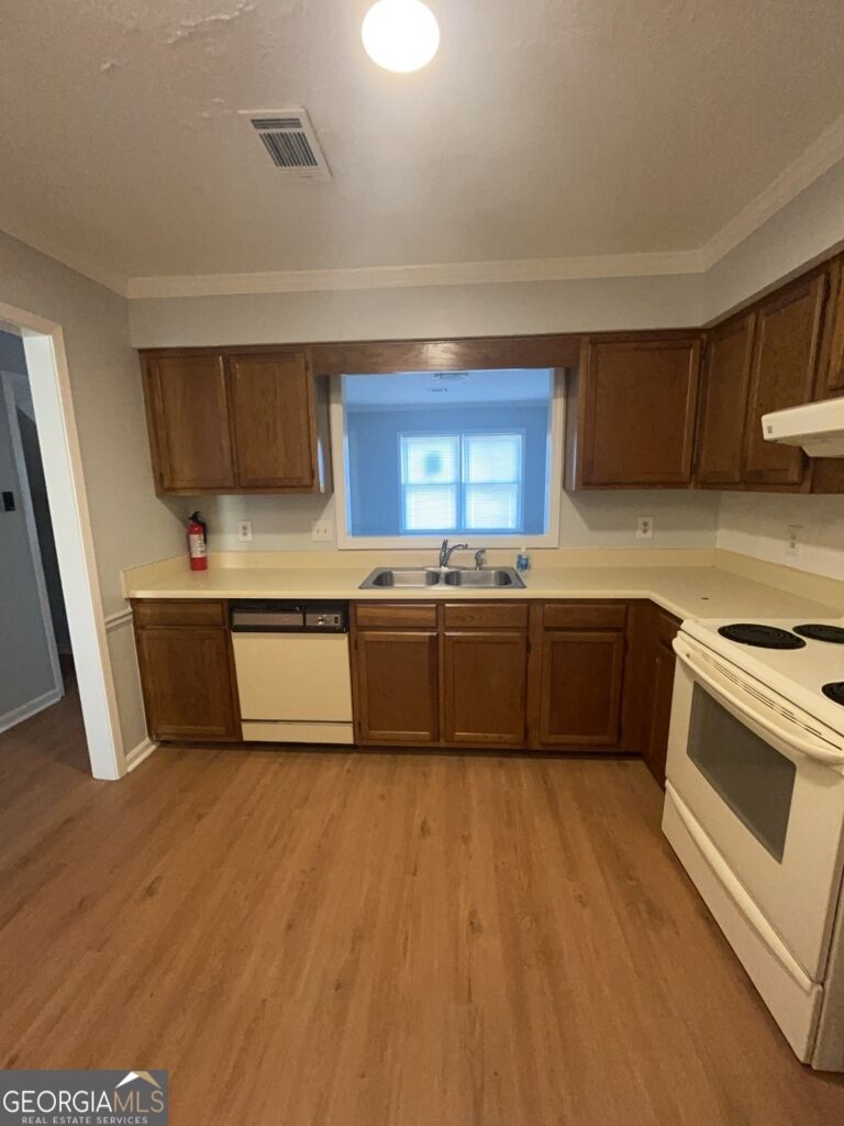 169 Walter Way Property Photo 4