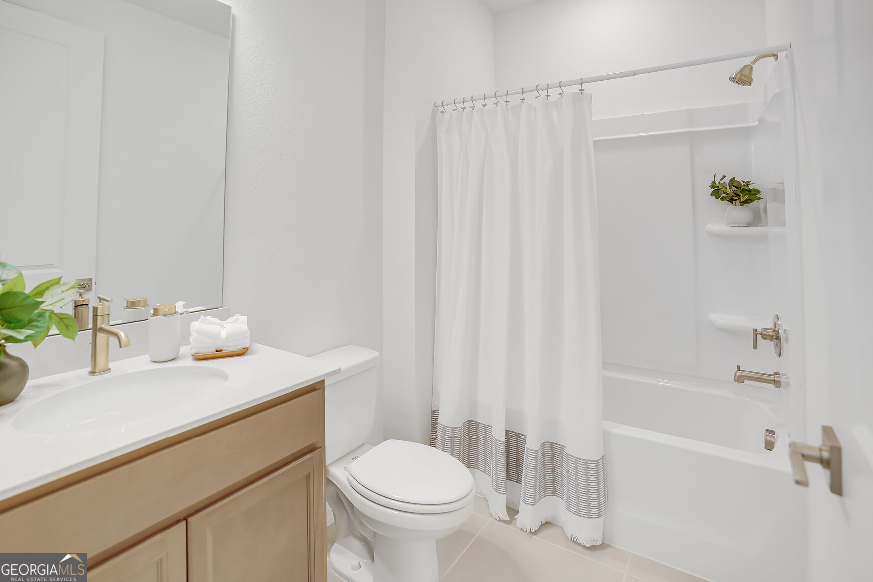 209 Madeline Taylor Place Property Photo 4