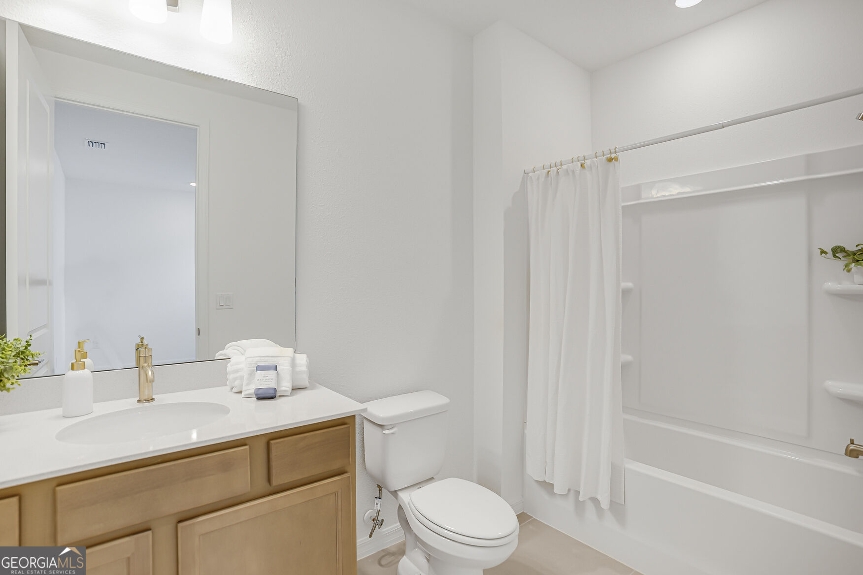 209 Madeline Taylor Place Property Photo 7