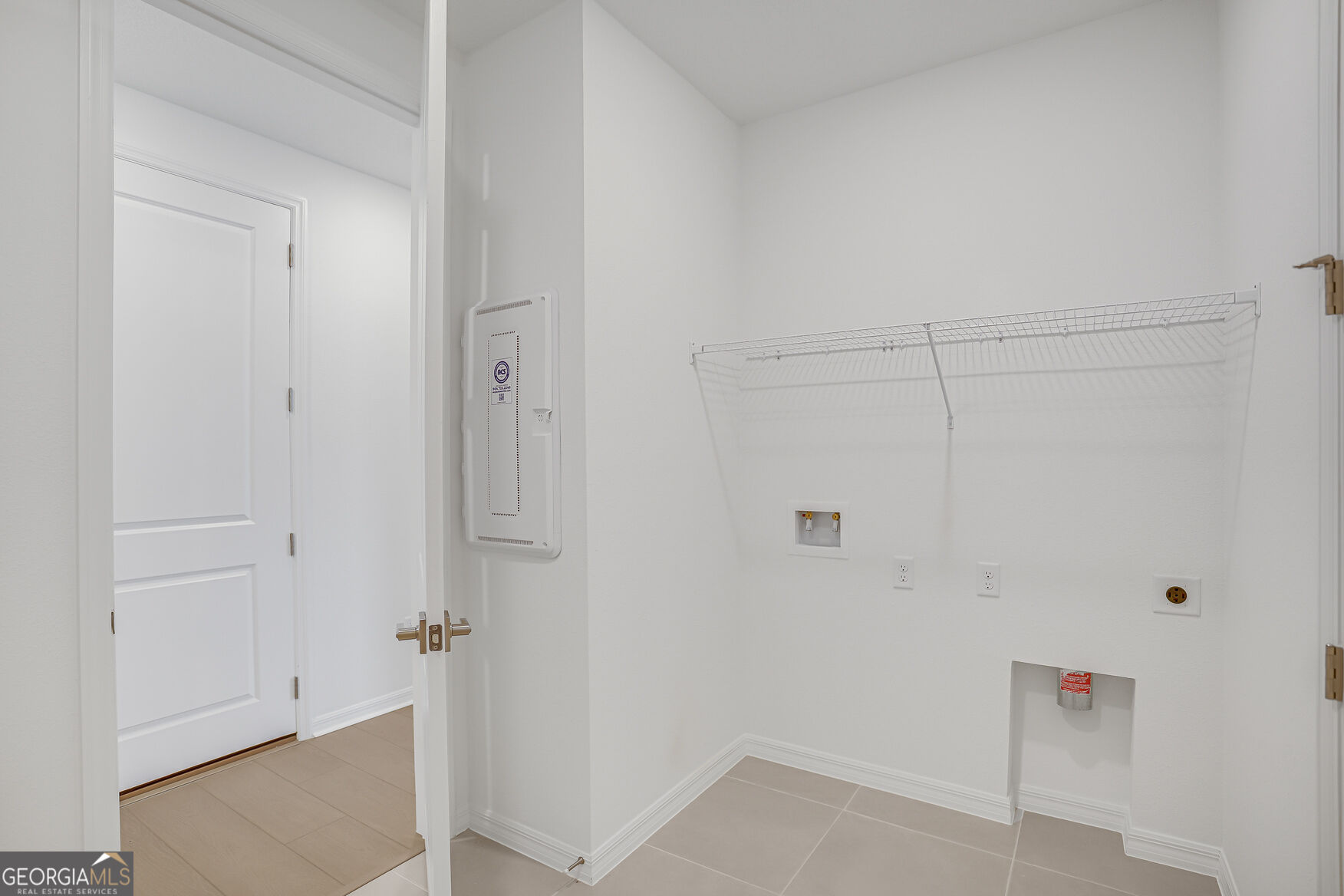 209 Madeline Taylor Place Property Photo 8