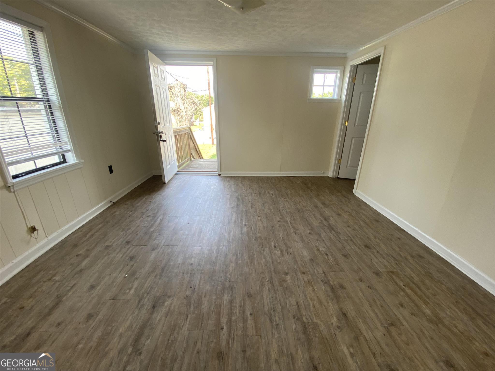 622 Wayne Street N # B Property Photo 2