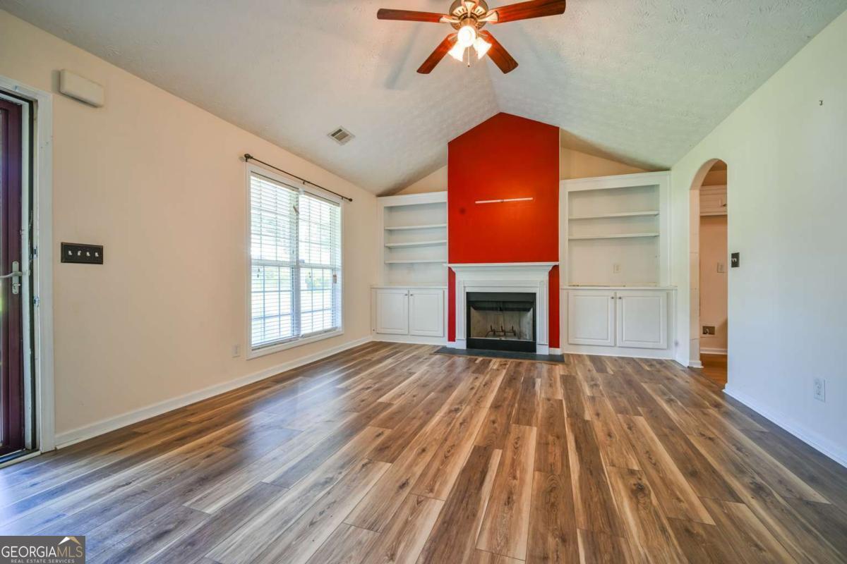 524 Greenfield Drive Property Photo 4