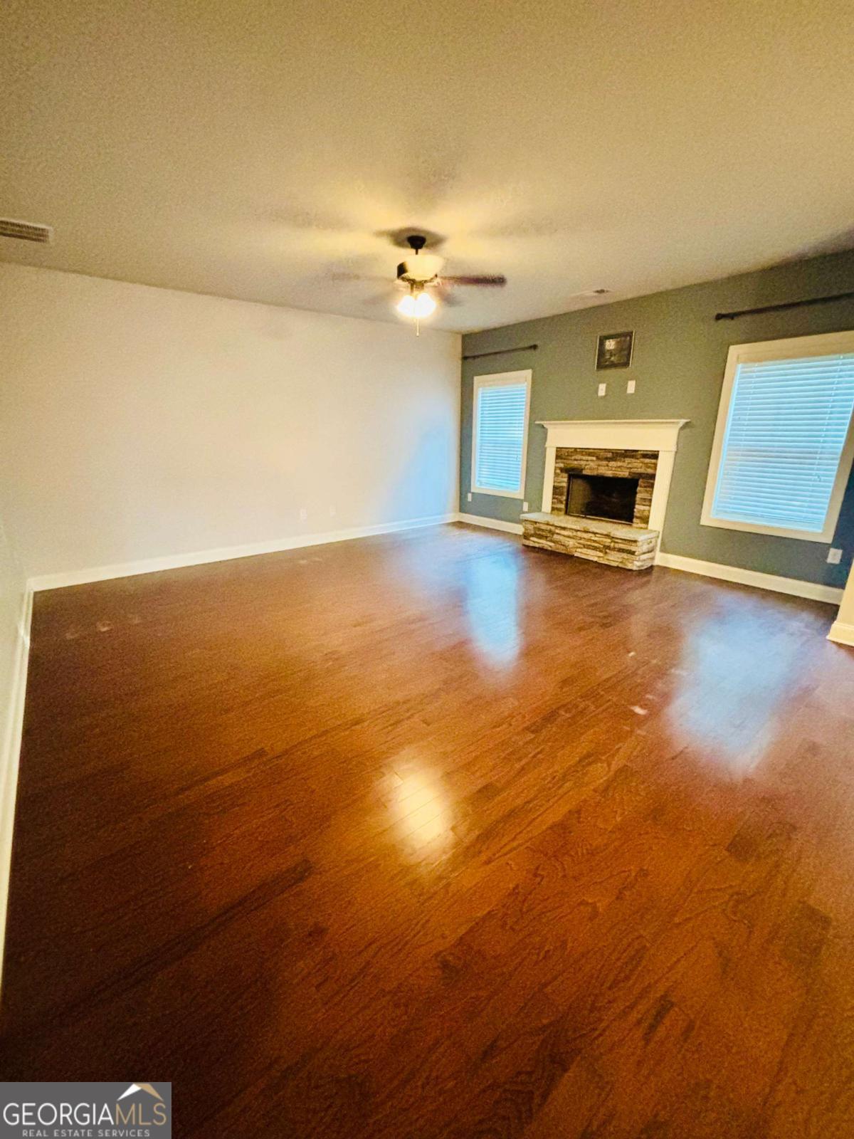 815 Ansbeth Way Property Photo 3