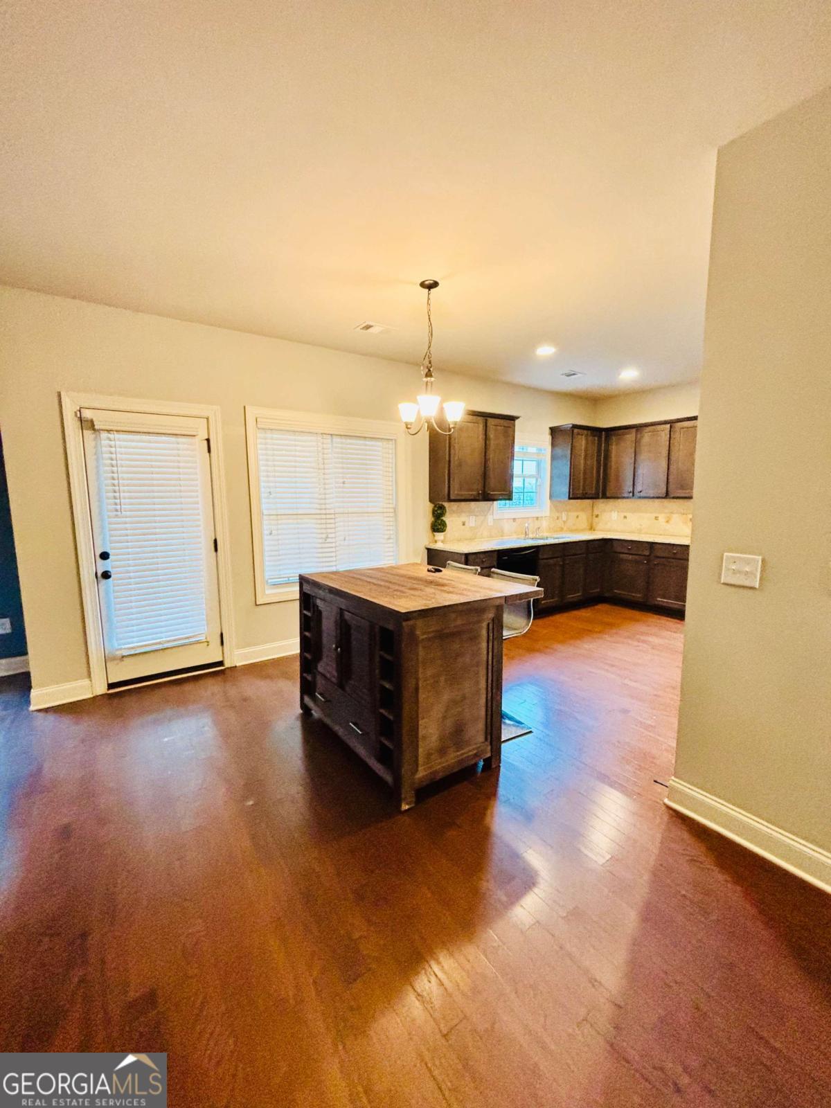 815 Ansbeth Way Property Photo 4