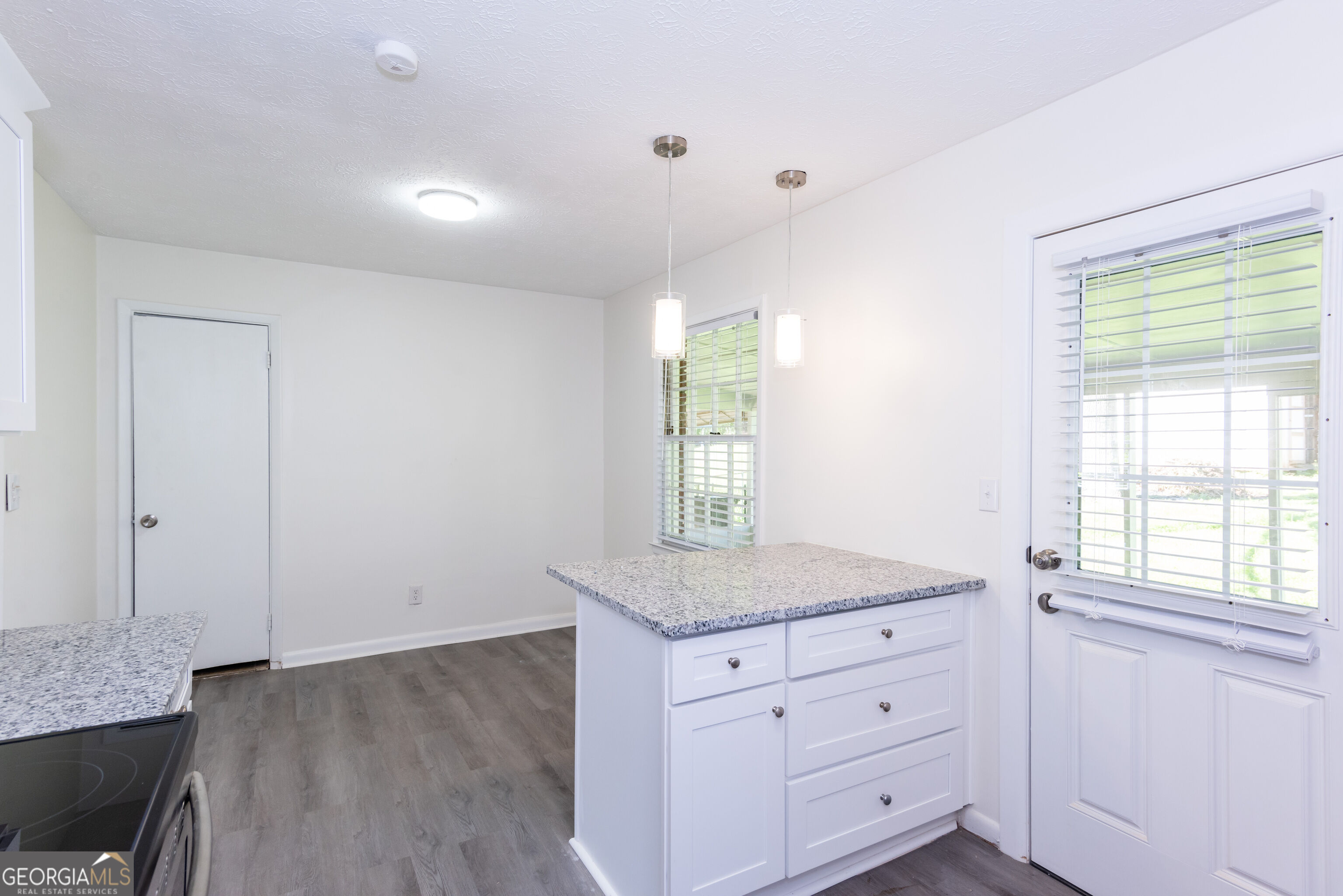 6551 Bussell Way Property Photo 14