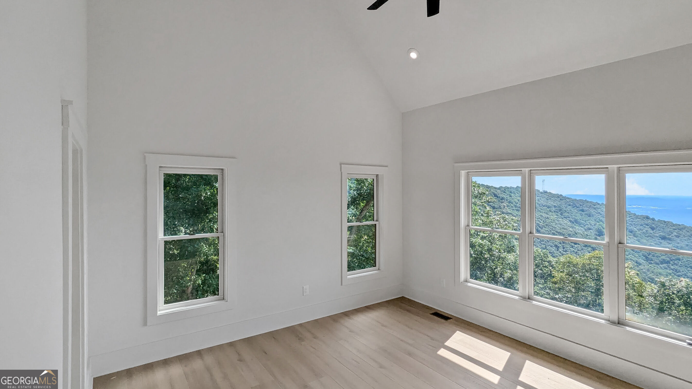 5388 Monument Road Property Photo 9