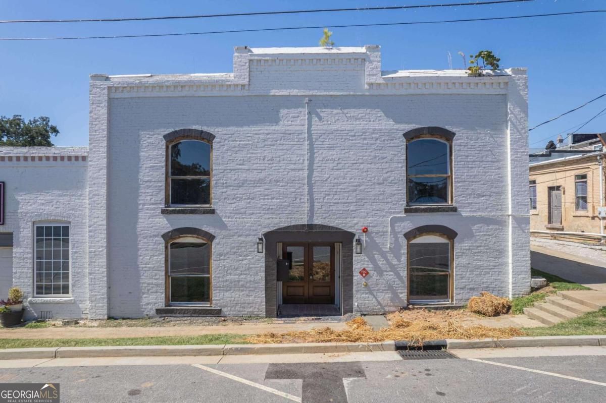 86 S Forest Avenue # B Property Photo 1