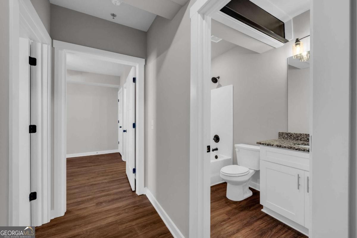 86 S Forest Avenue # B Property Photo 8