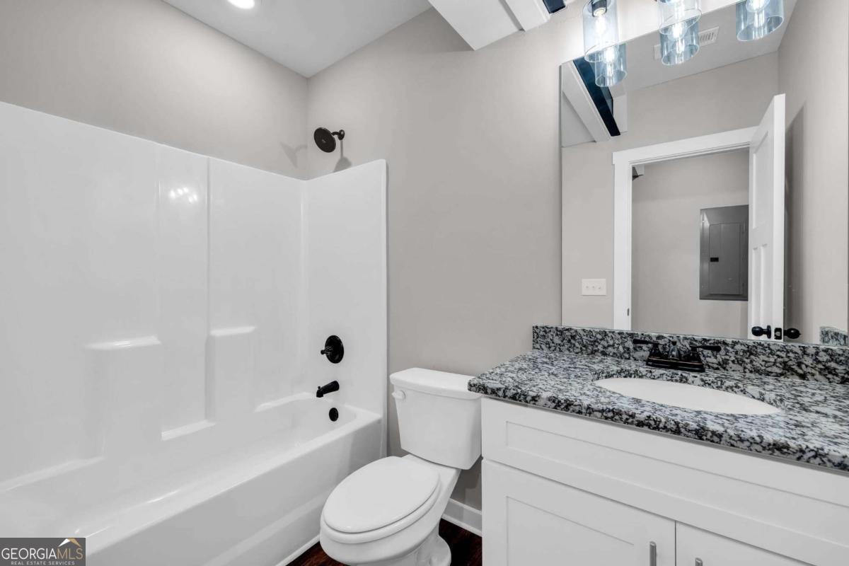 86 S Forest Avenue # B Property Photo 9