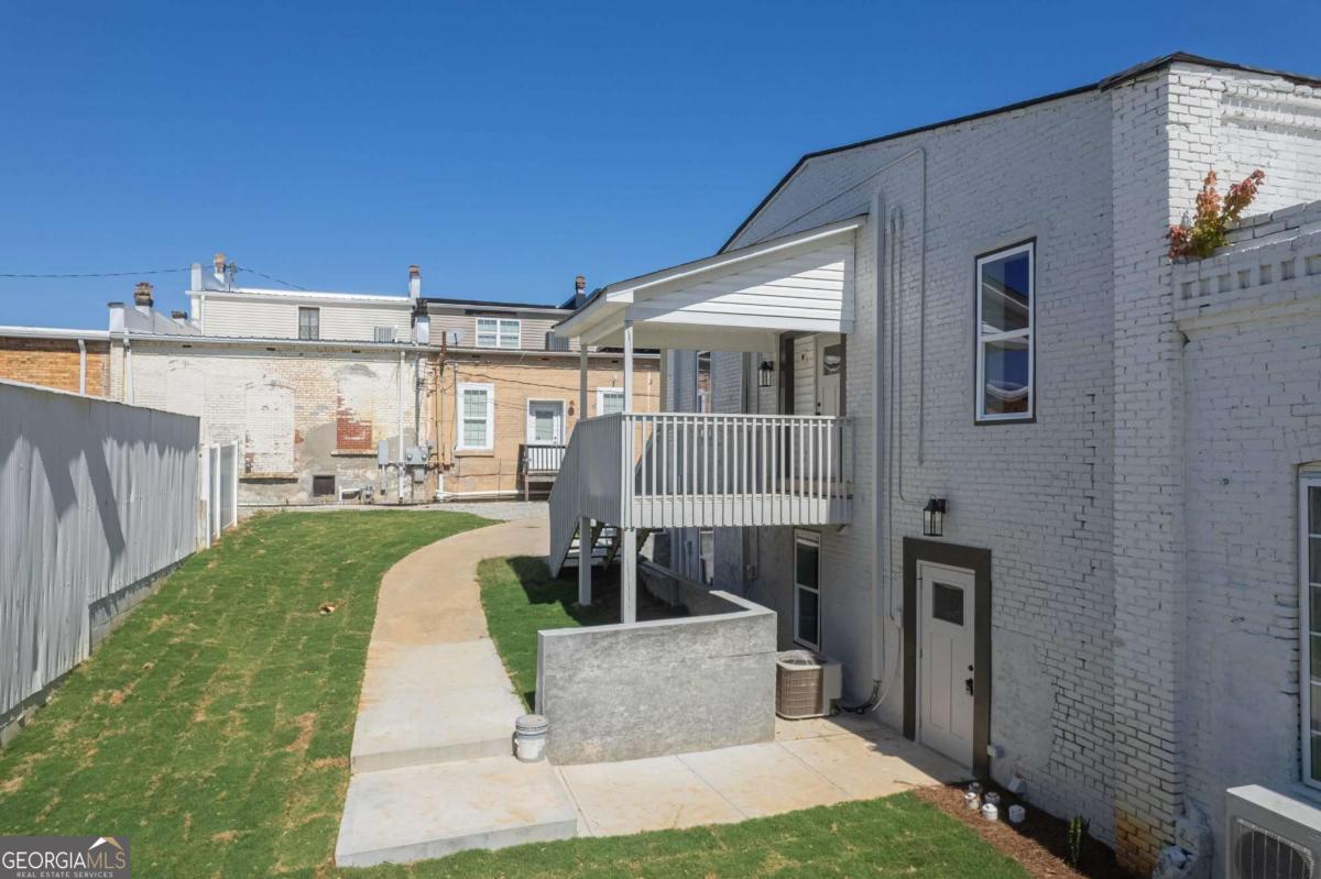 86 S Forest Avenue # B Property Photo 19